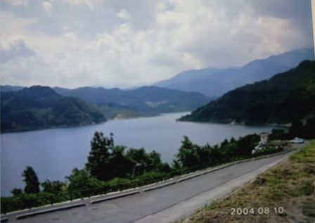 04.8月山湖.JPG
